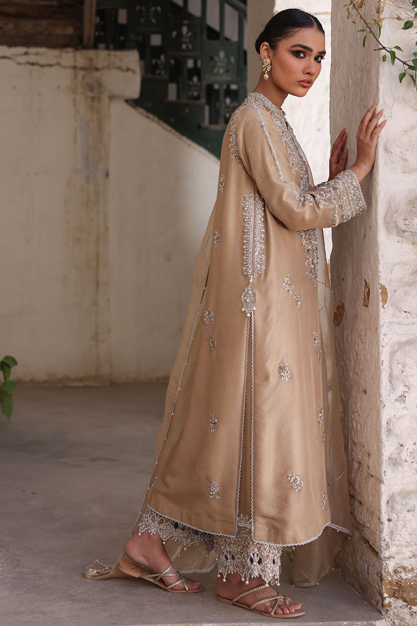 YELENA - Image 4